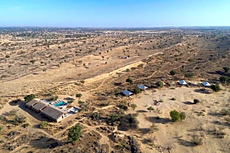 MANV¿R Resort & Desert Camp