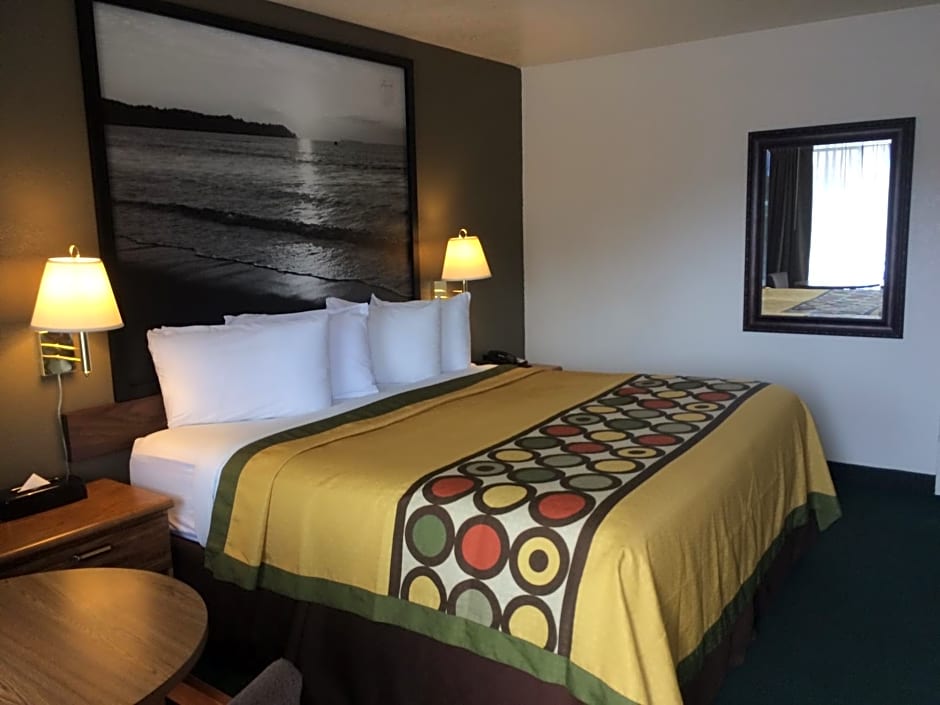 Super 8 by Wyndham Fort Bragg