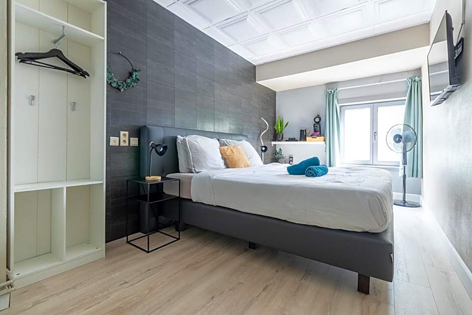 Hotel Entree - View of Canal Bruges