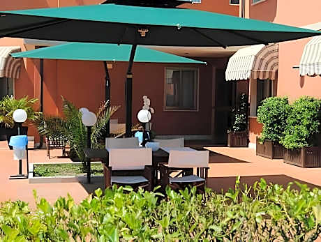 Hotel Liu