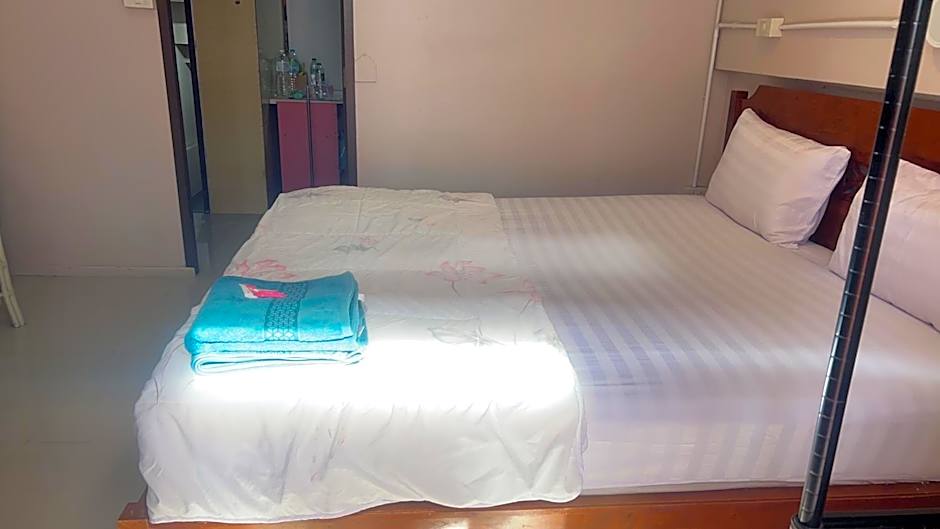 SMILE HOME GUESTHOUSE