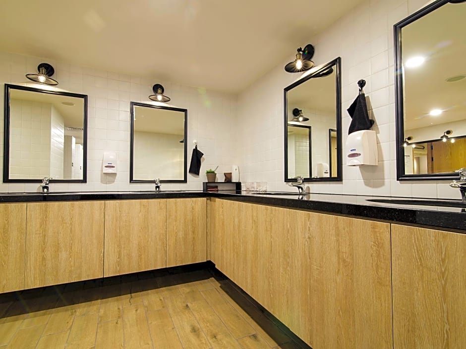 Ahiruyah Guest House