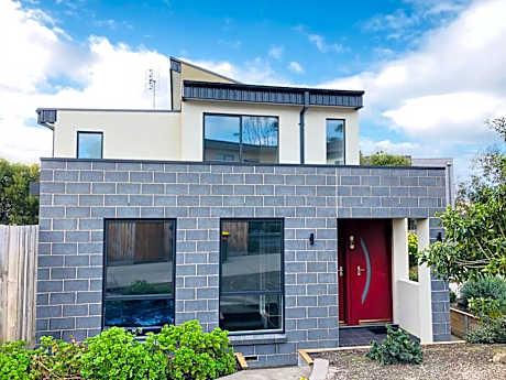 Apollo Bay Seal Apartments