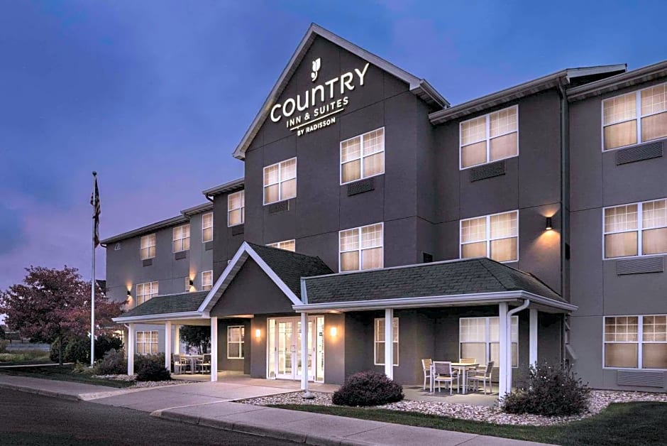 Country Inn & Suites by Radisson, Waterloo, IA