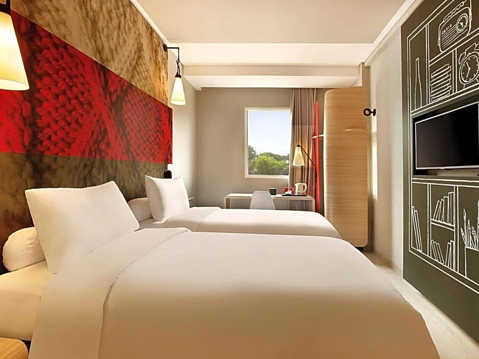 Ibis Bali Legian Street