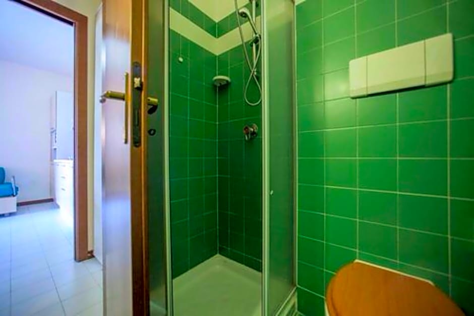 The Garda Village - Near Spiaggia Brema