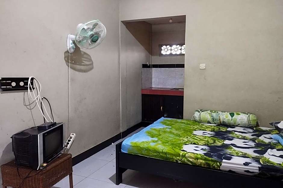 OYO Life 93403 Penginapan Adinda