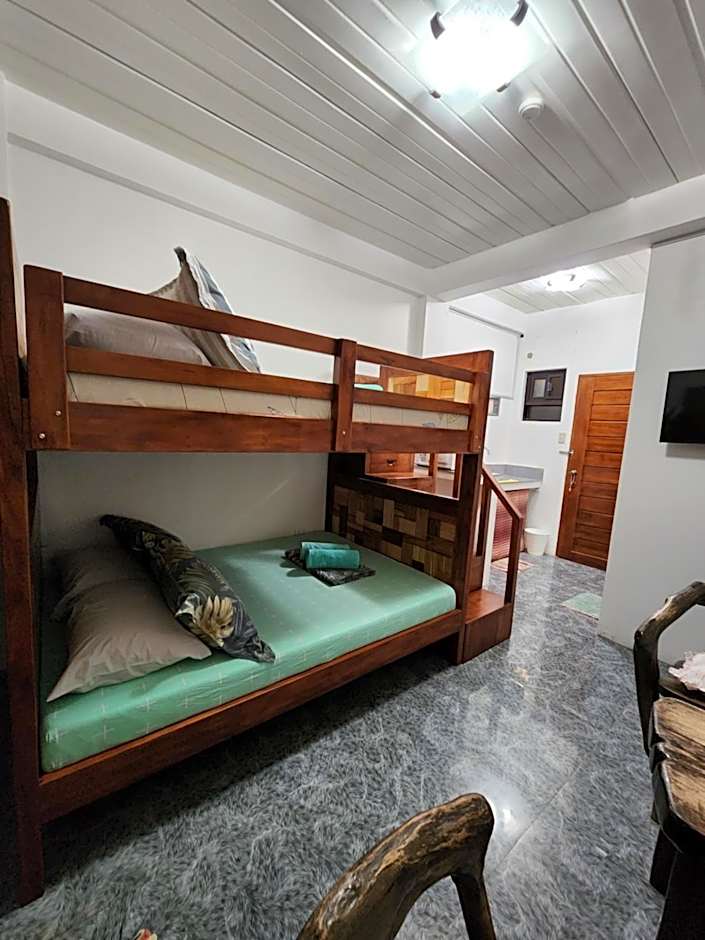 ASHBURN'S TRANSIENT Bauang La Union - BARKADA ROOM, LIMITED PARKING, SELF CHECK-IN, SELF SERVICE
