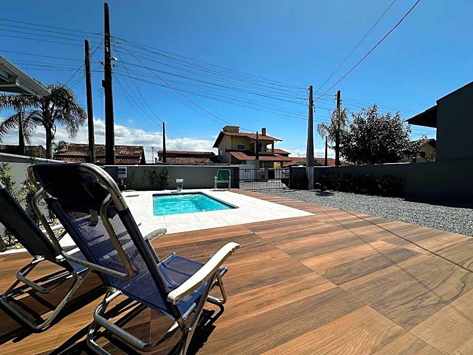 BS01- Casa com Piscina Aquecida e Churrasqueira