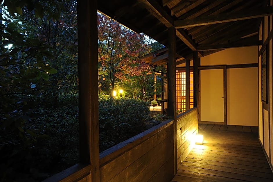 Yufuin Onsen Toshoan