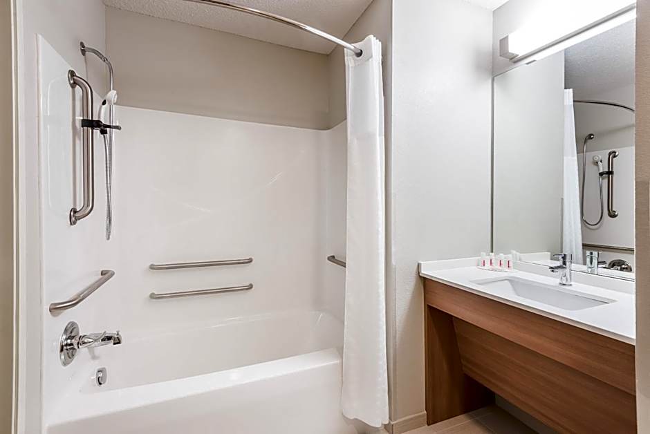 Microtel Inn & Suites by Wyndham New Martinsville