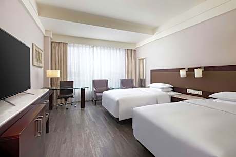 Deluxe Twin room, Guest room, 2 Double, City view