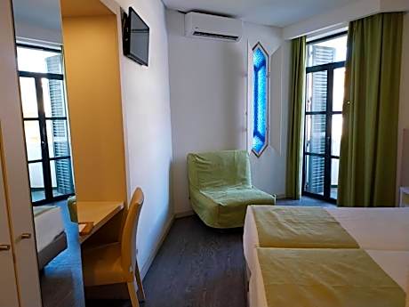 Standard room 2 adults and 1 child (0-9 years old)