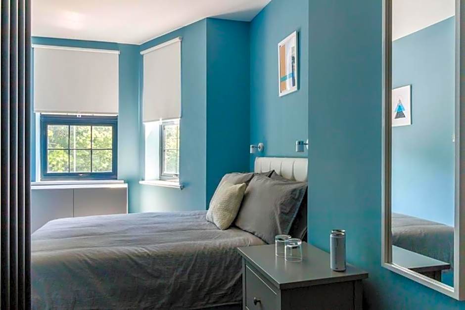 OYO Ruby Pub & Hotel