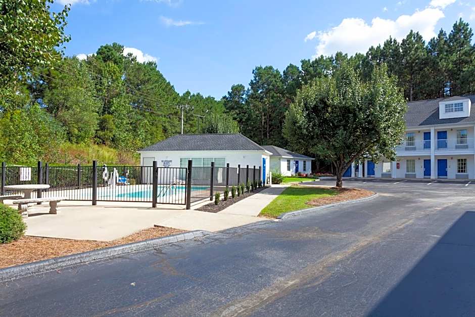 Baymont by Wyndham Greenwood