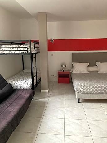Standard Quadruple Room