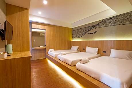 Patong Poshtel