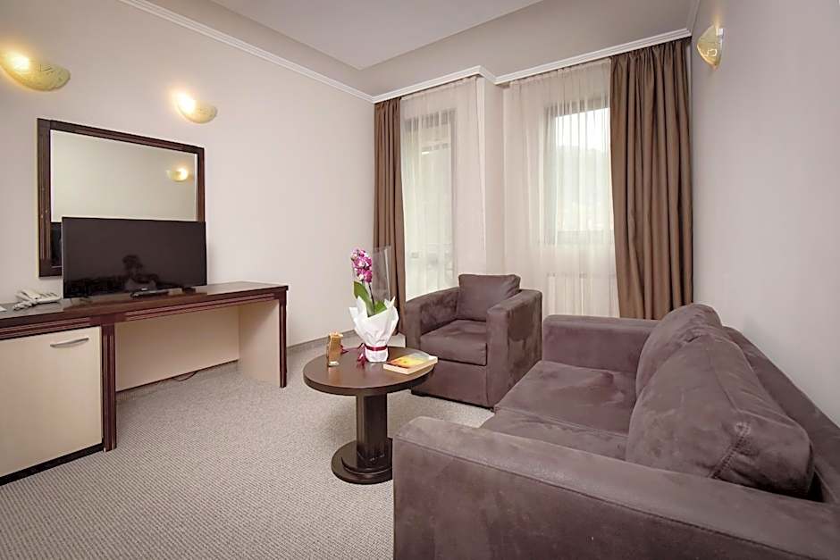 Rhodopi Home Hotel Chepelare- Half Board & Wellness