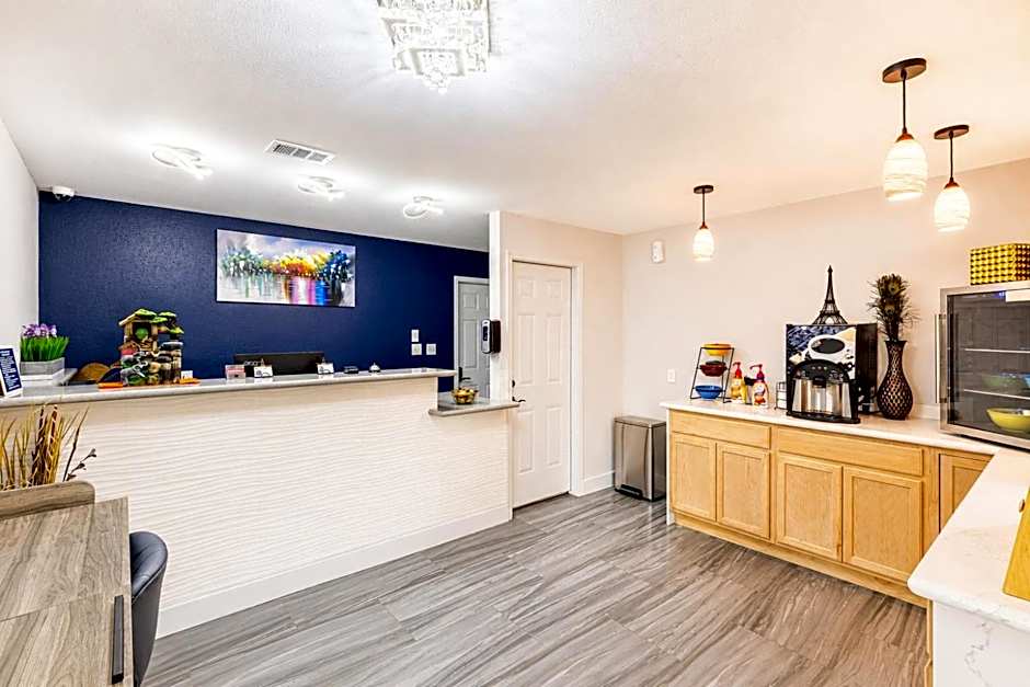 Freer Executive inn and Studios