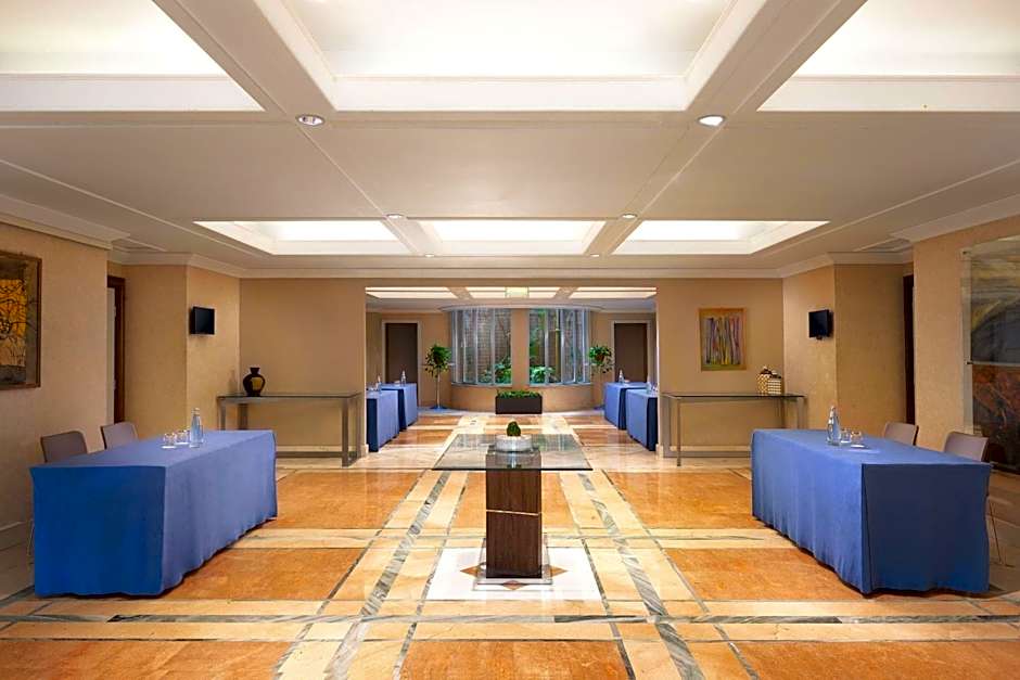 Courtyard by Marriott Rome Central Park