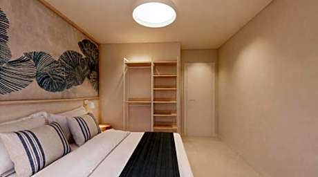 One-Bedroom Deluxe Apartment