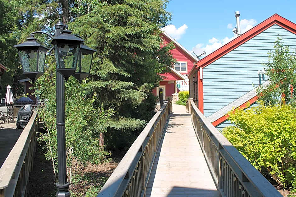 Village Creek Country Inn