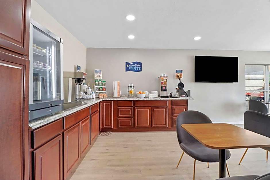 Clarion Pointe Ridgecrest Near China Lake Naval Station