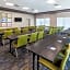 Holiday Inn Express & Suites Atlanta N - Woodstock