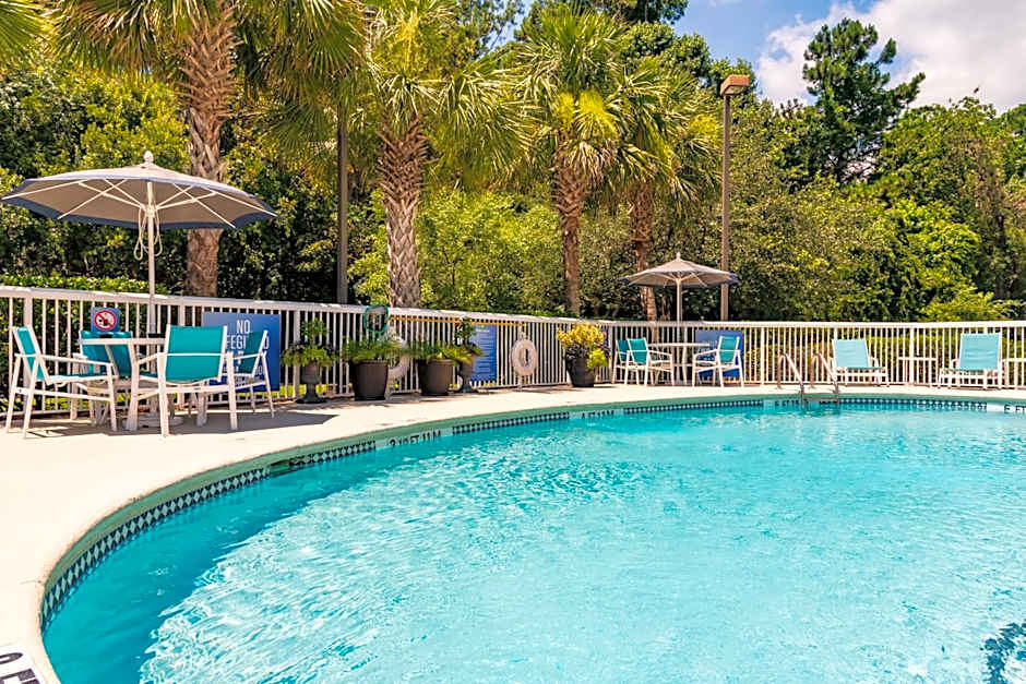 Holiday Inn Express Charleston US Highway 17 & I-526 By IHG