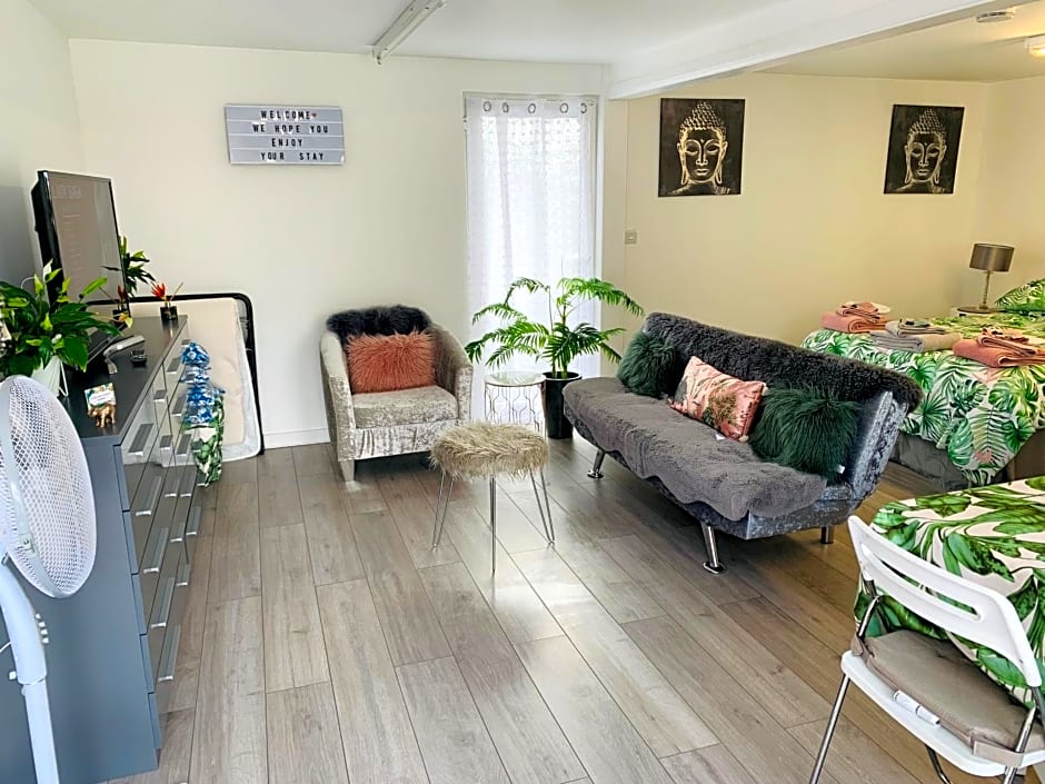 Nicolas Devon air bed and breakfast