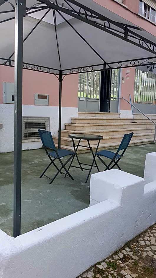 Lisbon Hostel Terminal 3