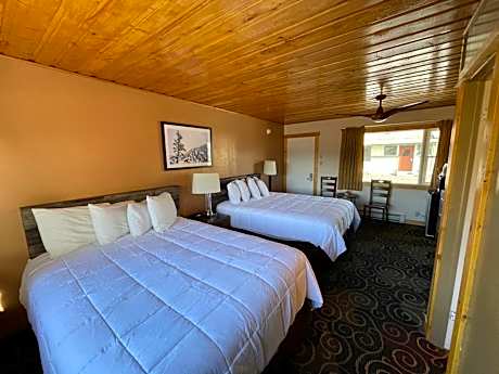 Small Double Room - Non Pet Friendly