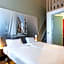 B&B HOTEL CHARTRES Le Forum
