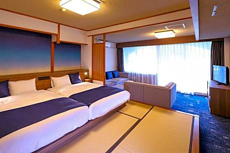 Superior Japanese-Style Twin Beds Holds 4 People, Shower Only, Non-Smoking