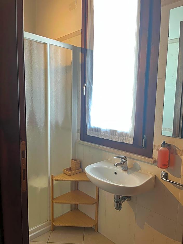 Hotel Mantegna Stazione, MantegnaHotels