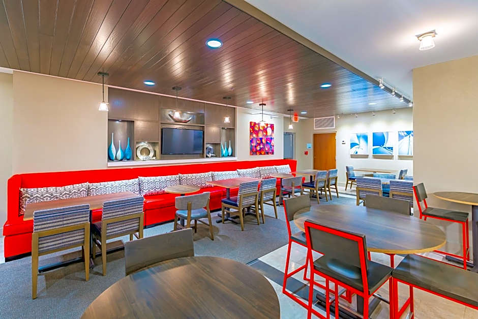 Holiday Inn Express Orange Beach - On The Beach By IHG