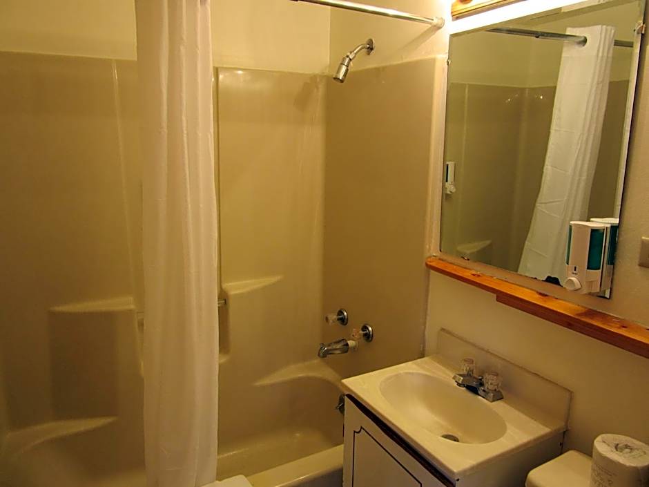 Travelers Lodge