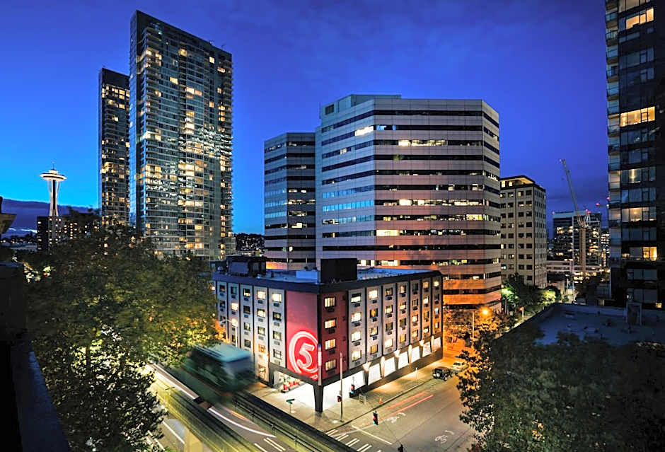 Staypineapple At Hotel Five