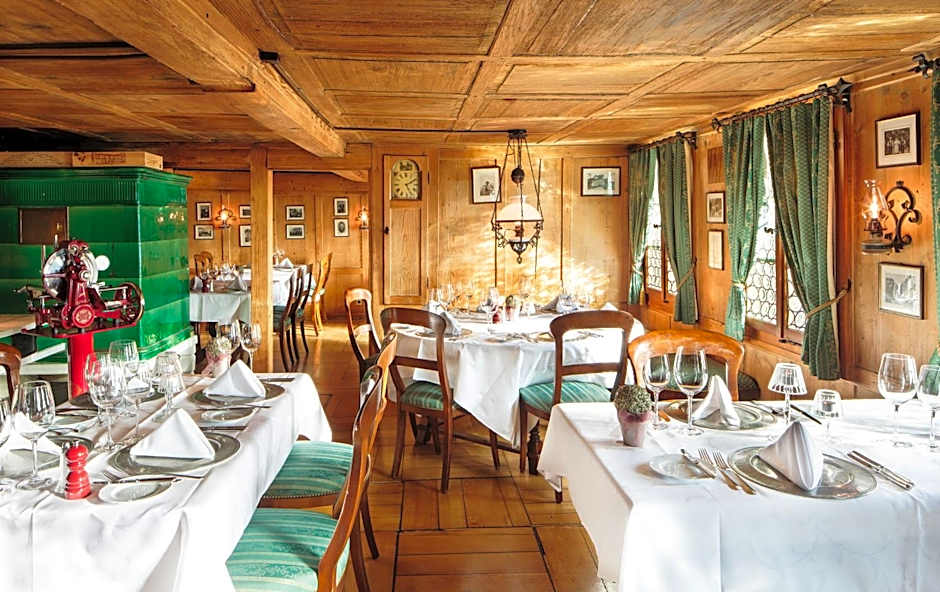 Swiss-Chalet Merlischachen - Romantik Schloss-Hotel am See