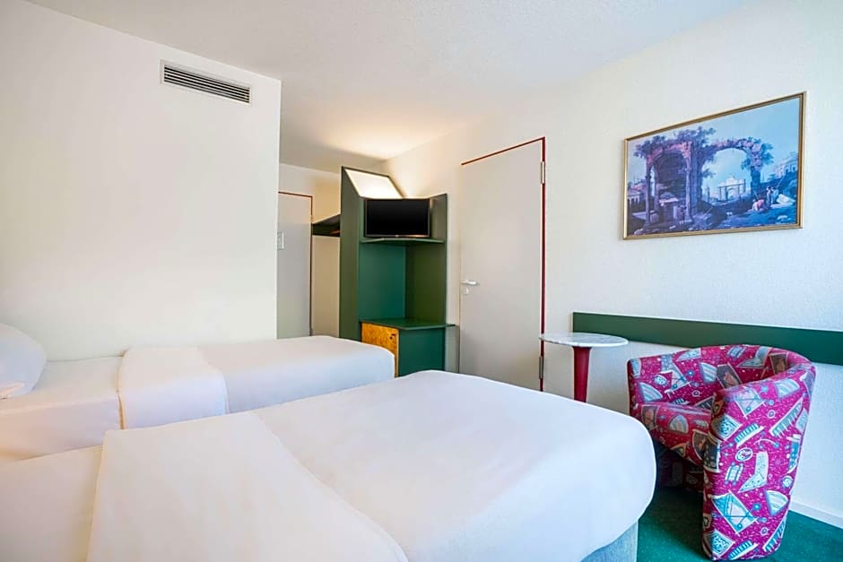 Foto 1 dari 4 — 2 Beds
