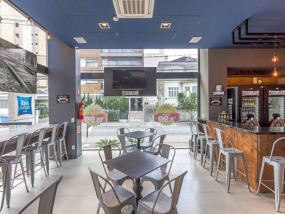 Ibis Budget Blumenau