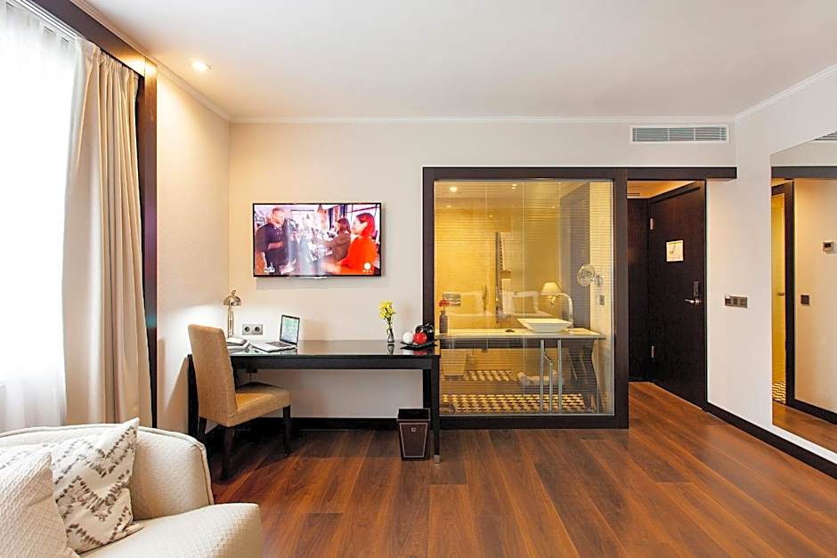 Quentin Boutique Hotel