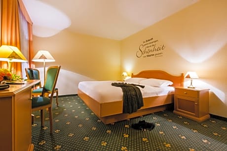 Standard Classic Single Room Street Side