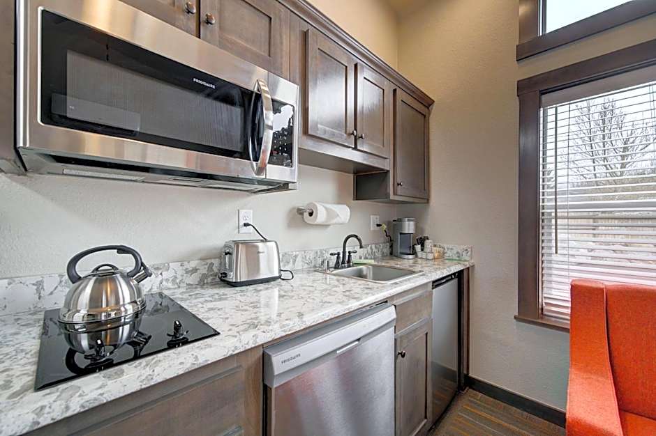 Ridgeline Hotel at Yellowstone, an Ascend Collection Hotel