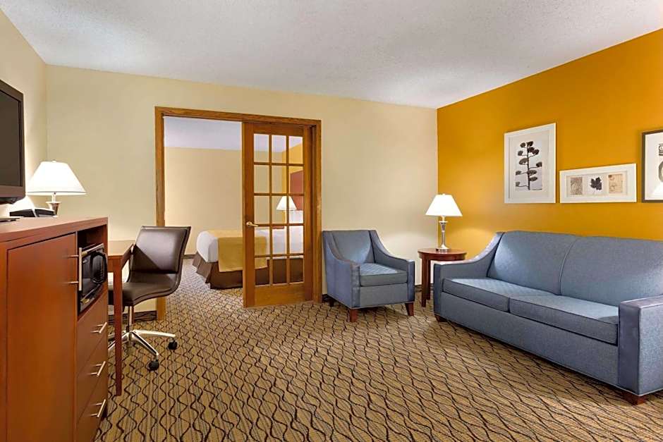 Country Inn & Suites by Radisson, Mishawaka - South Bend