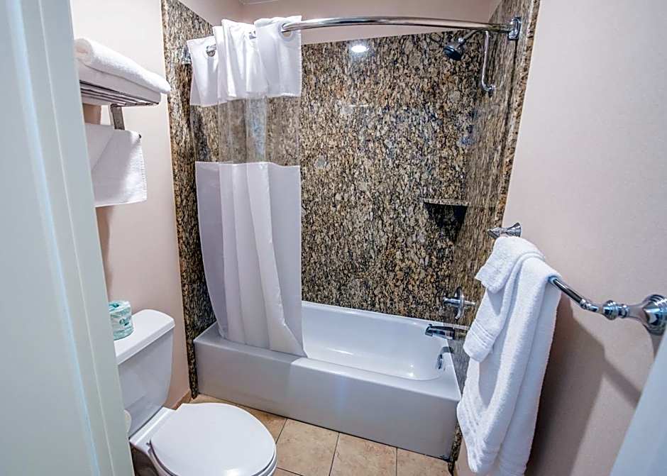 Travelodge by Wyndham Culver City