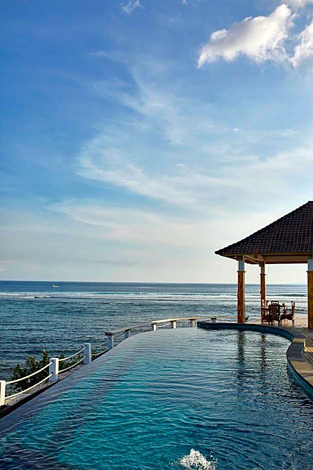Ombak Bay Lembongan