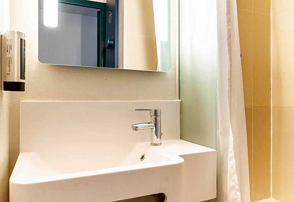 B&B Hotel NANTES Centre
