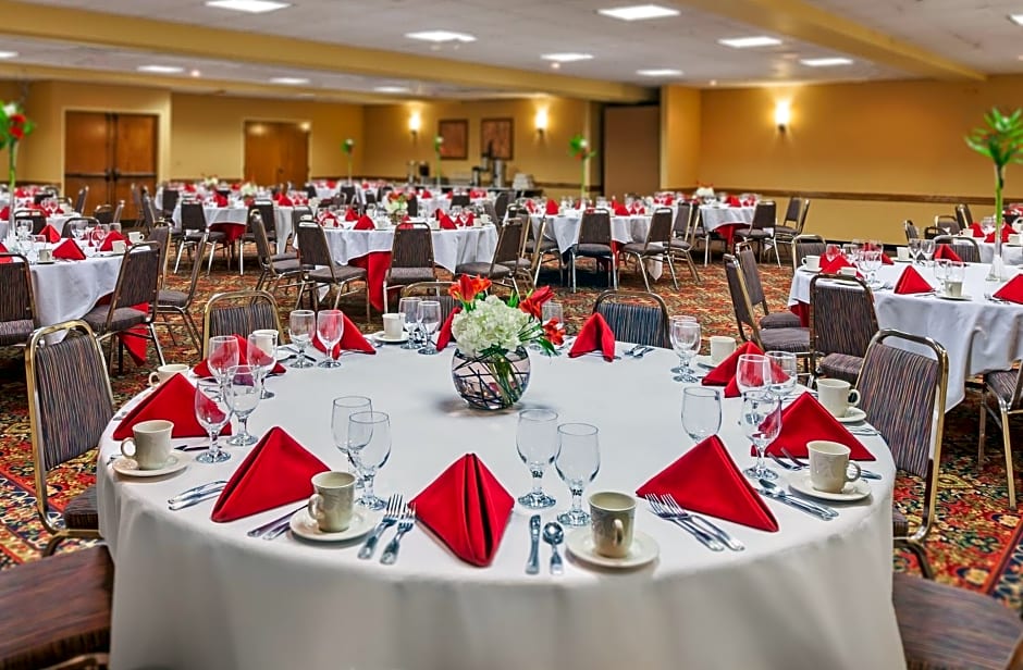 Holiday Inn Hotel & Suites Springfield, an IHG Hotel