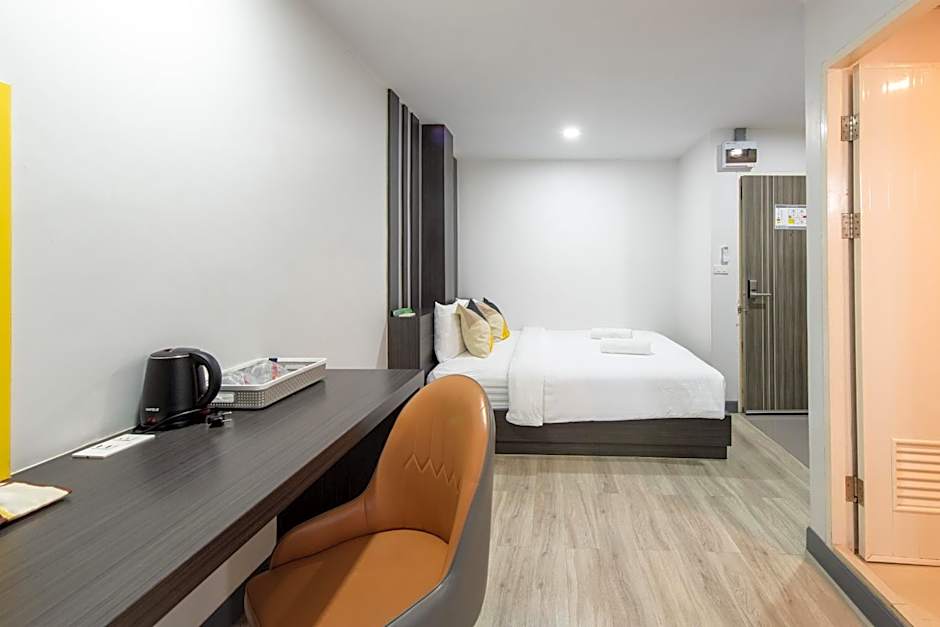 Riski Residence Bangbuathong